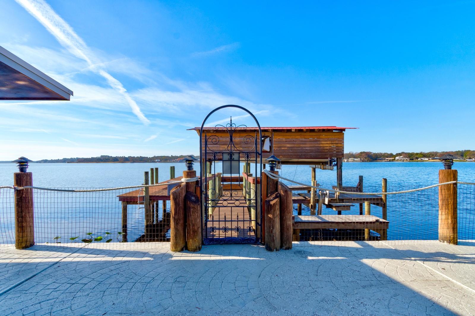 HOUGH PAXTON & WILSON LT 01 - Residential