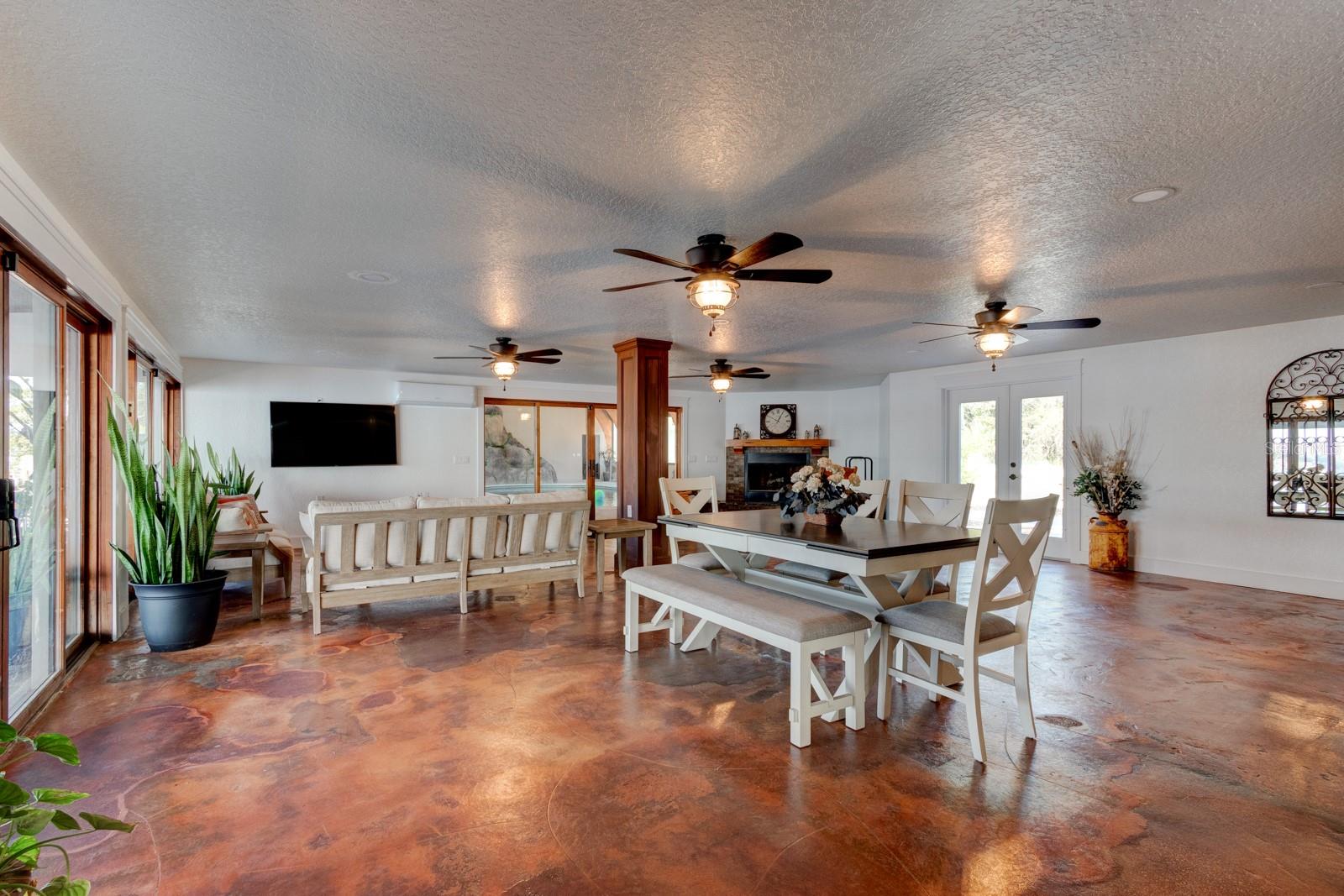 HOUGH PAXTON & WILSON LT 01 - Residential