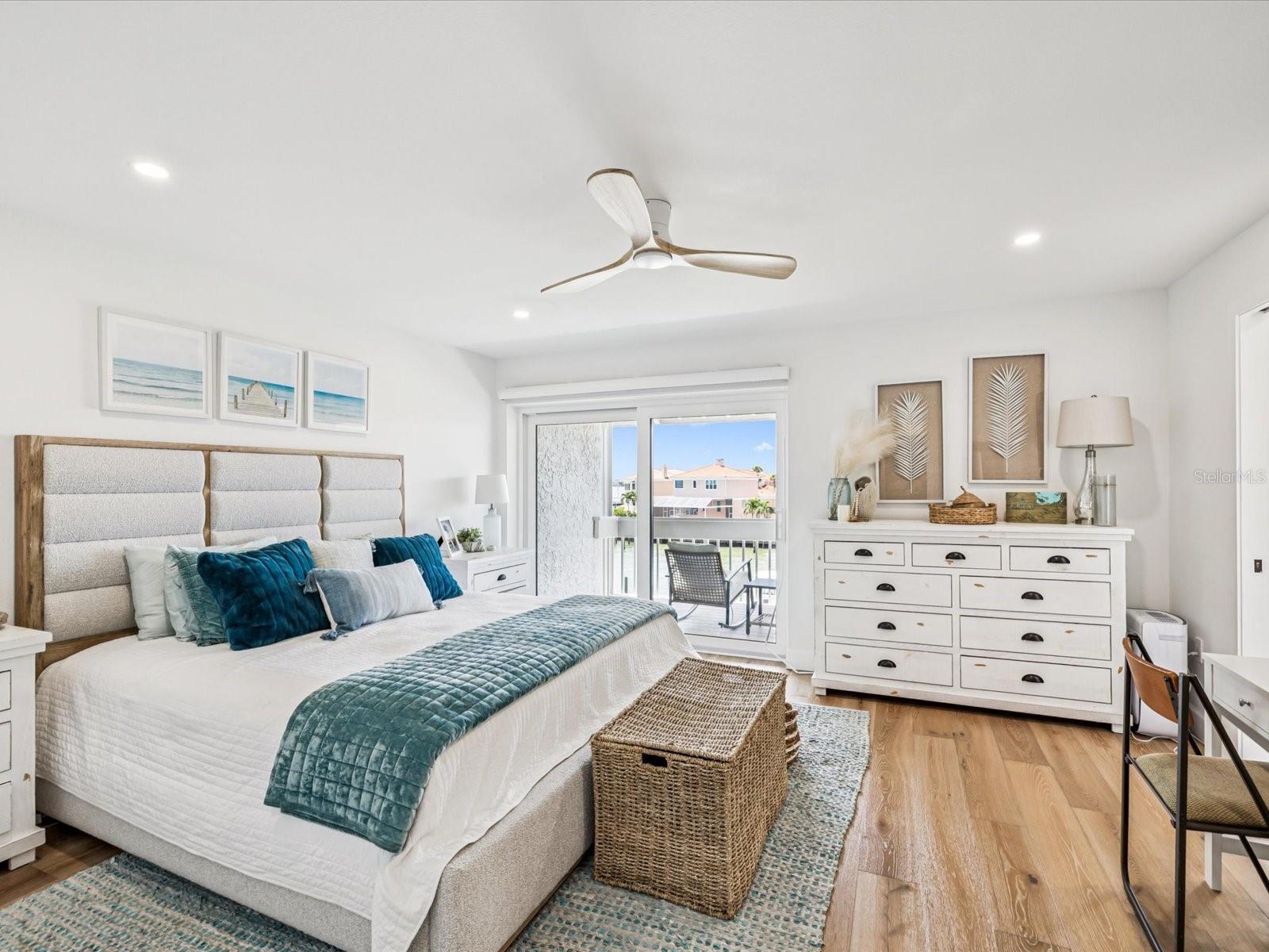 MARINA DEL REY AT SAND KEY - Residential