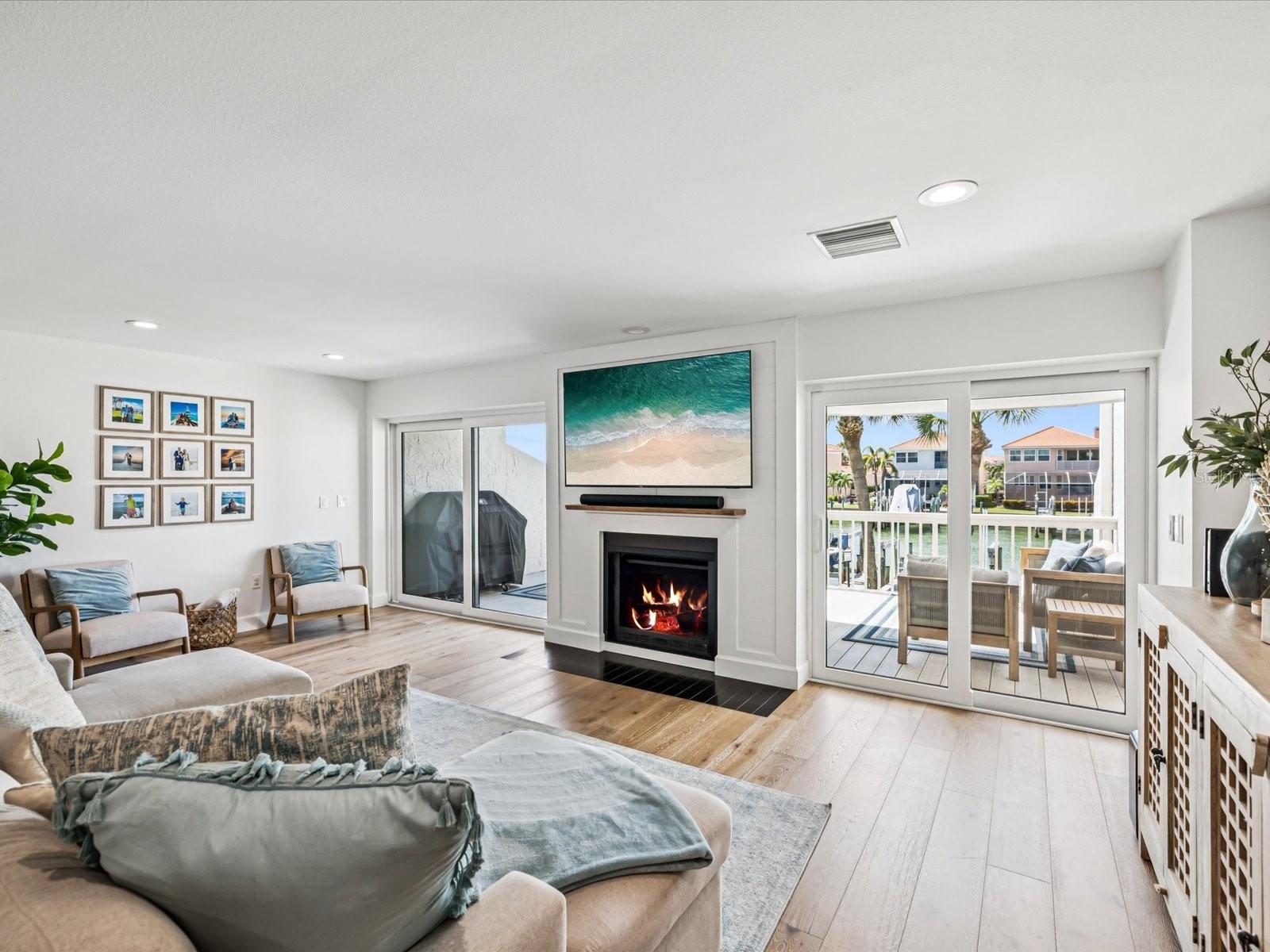 MARINA DEL REY AT SAND KEY - Residential