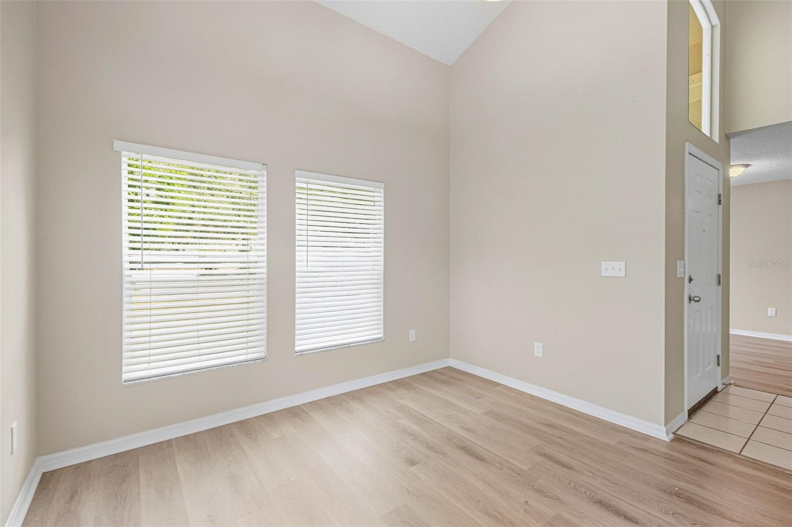 16102 WARDEN PLACE
