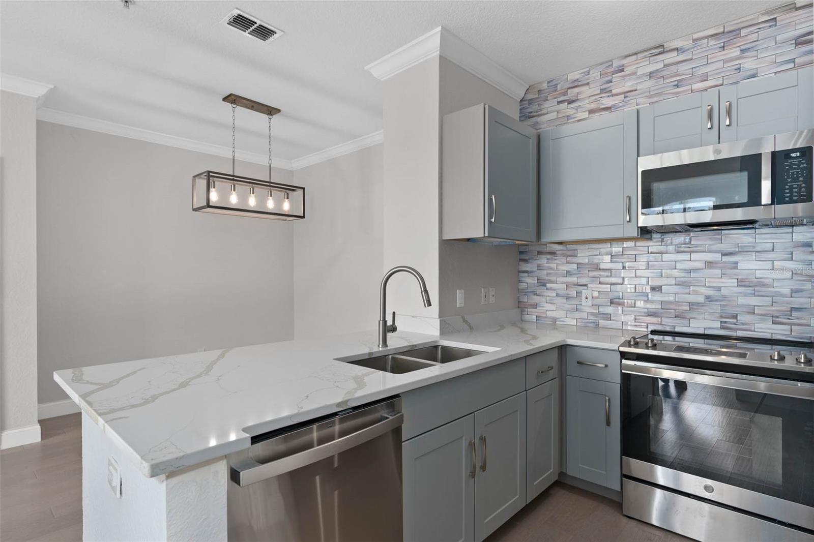 BELLA TERRA CONDOMINIUM - Residential Lease