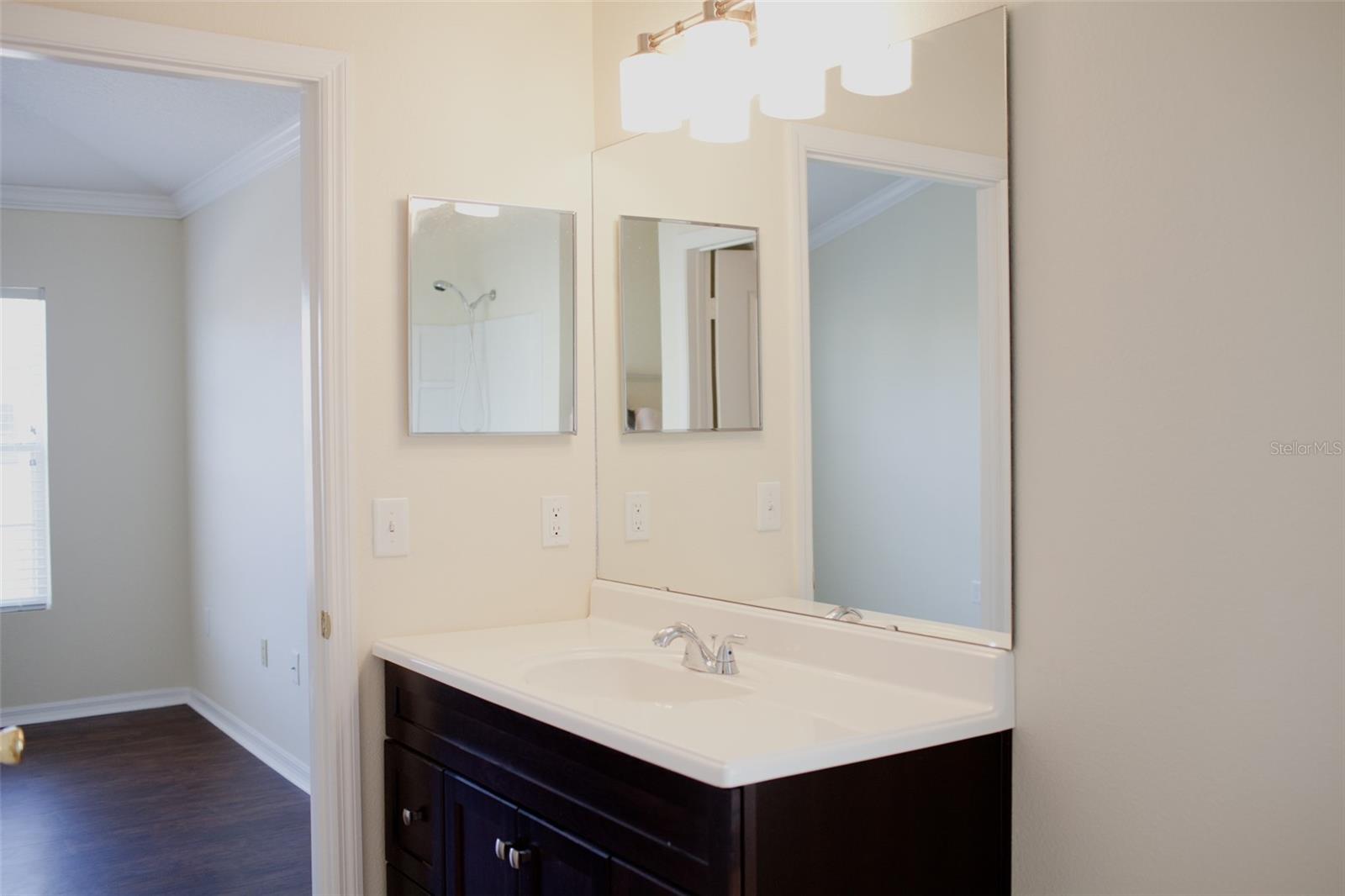 TUCKER OAKS - Residential Lease