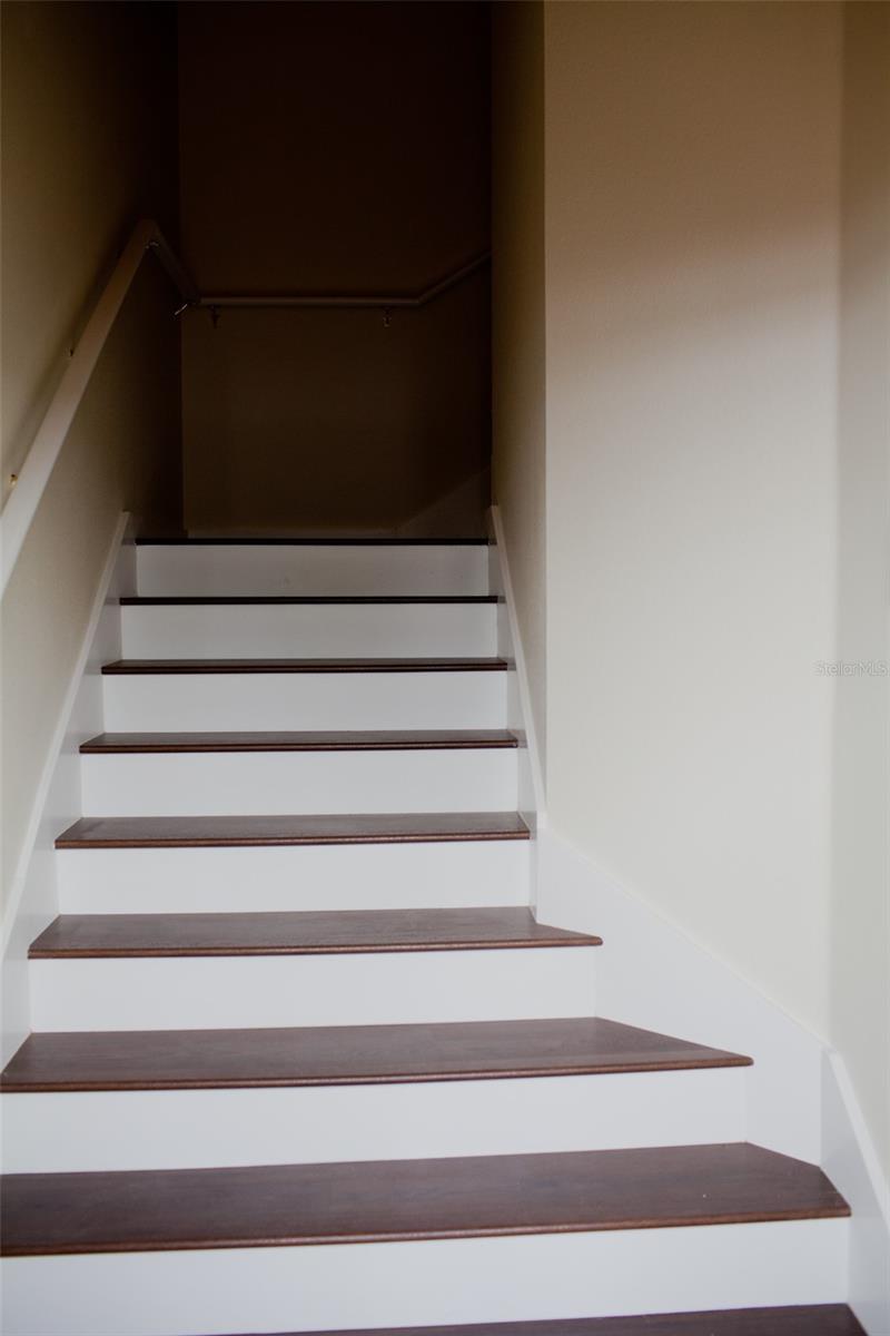 TUCKER OAKS - Residential Lease