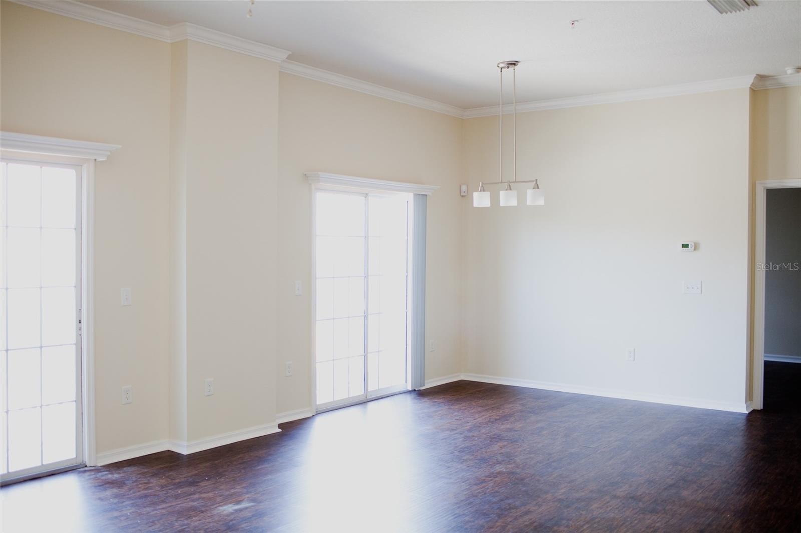 TUCKER OAKS - Residential Lease