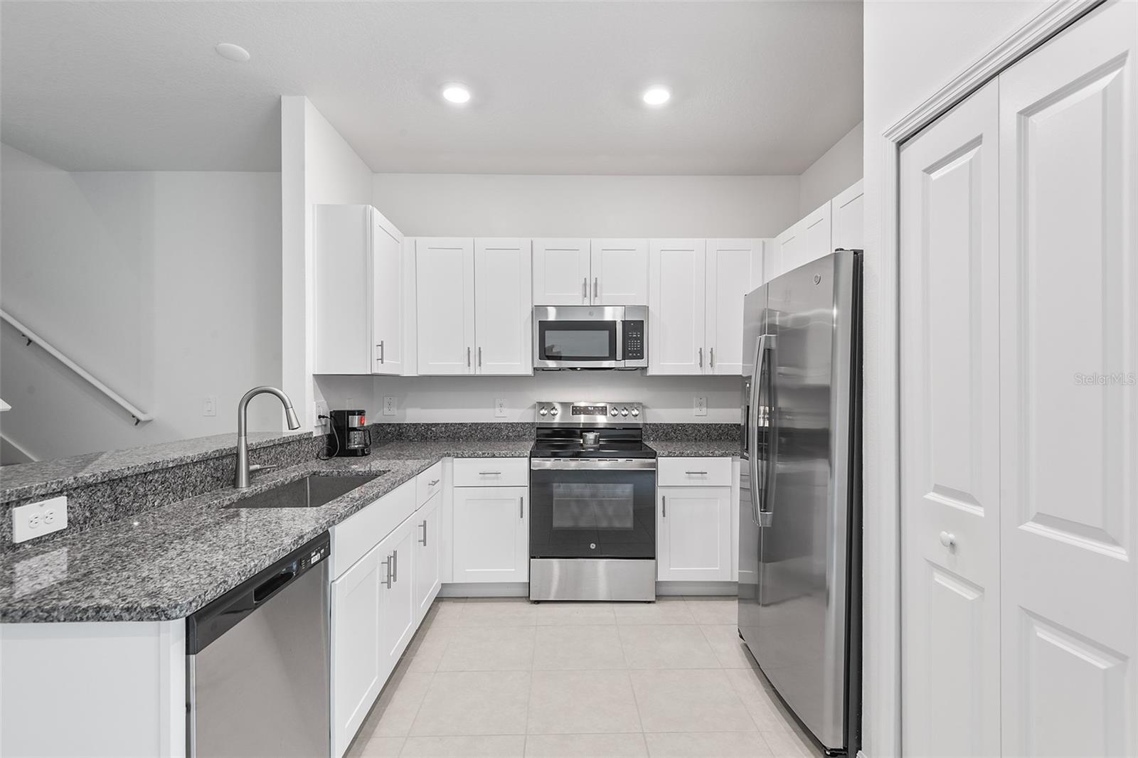 ANGELINE - Residential Lease