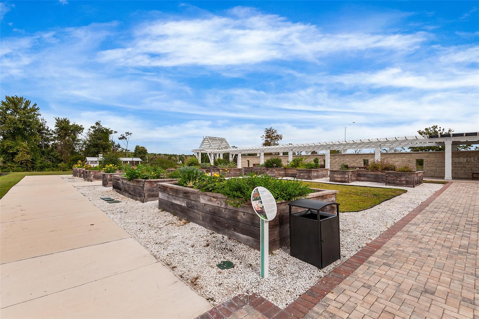 ANGELINE - Residential Lease