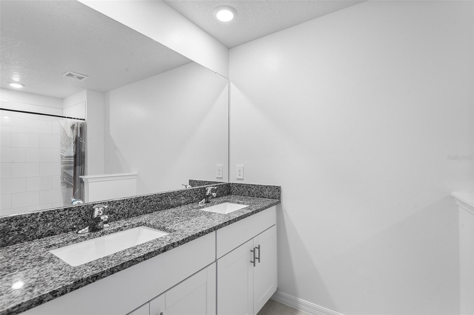 ANGELINE - Residential Lease