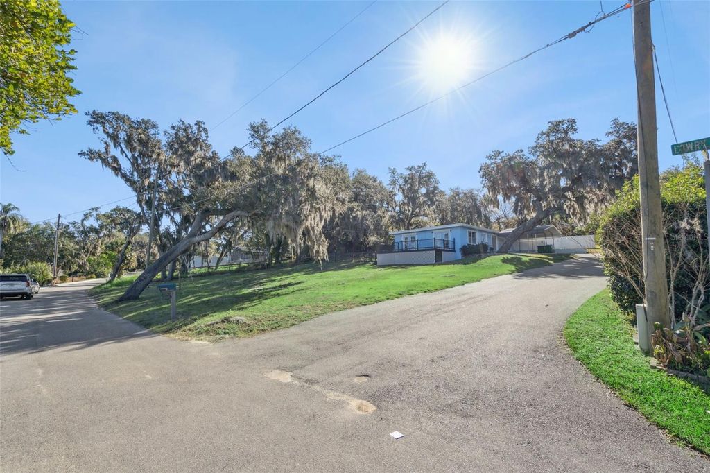 Photo of 17016 Hillcrest View Drive, Montverde, FL 34756 (MLS # G5106618)