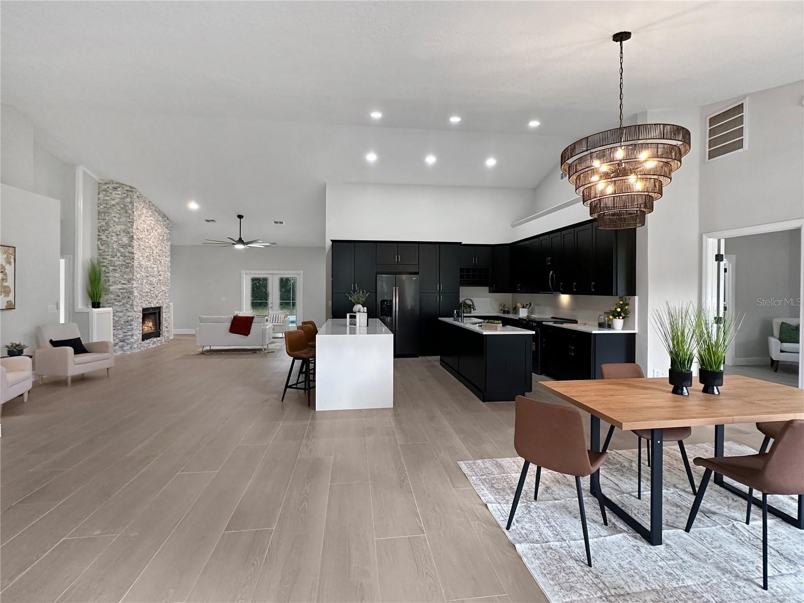 RIVER CREST - Residential