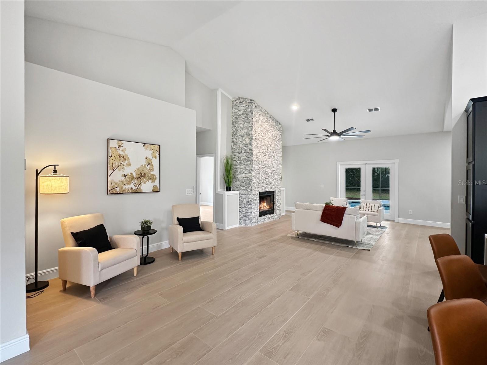 RIVER CREST - Residential