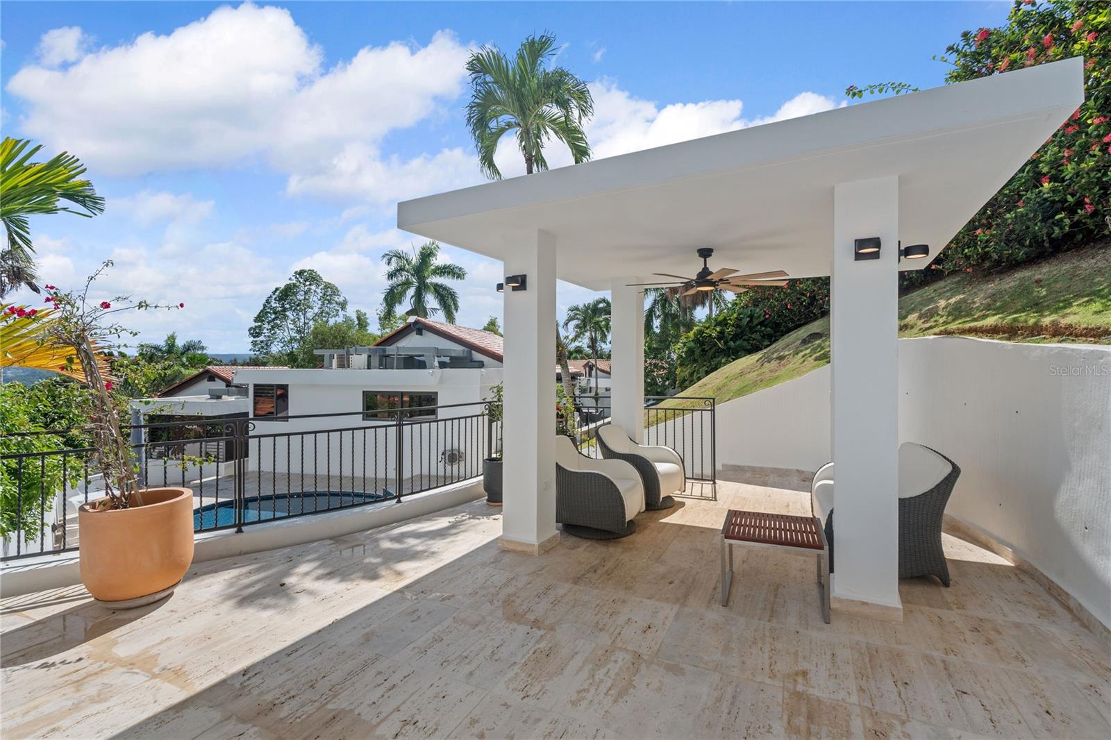 LA COLINA - Residential