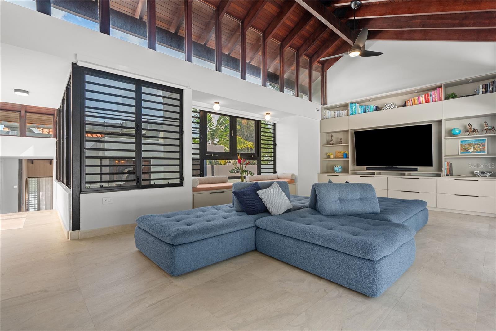 LA COLINA - Residential