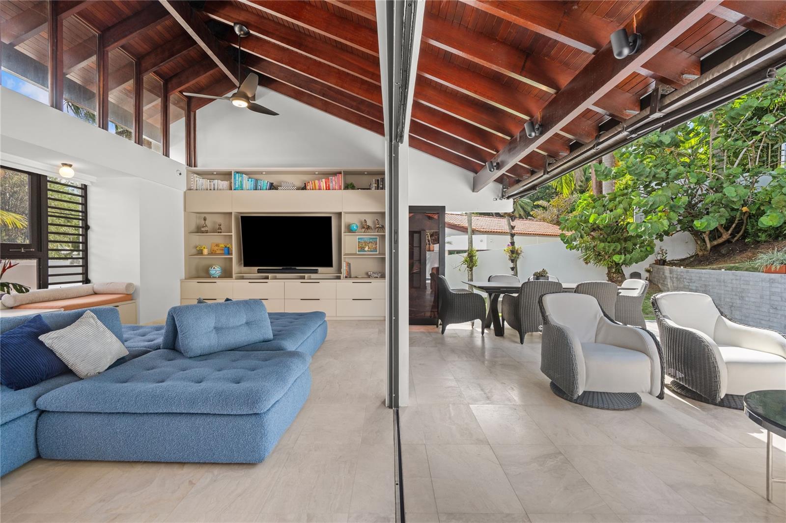 LA COLINA - Residential