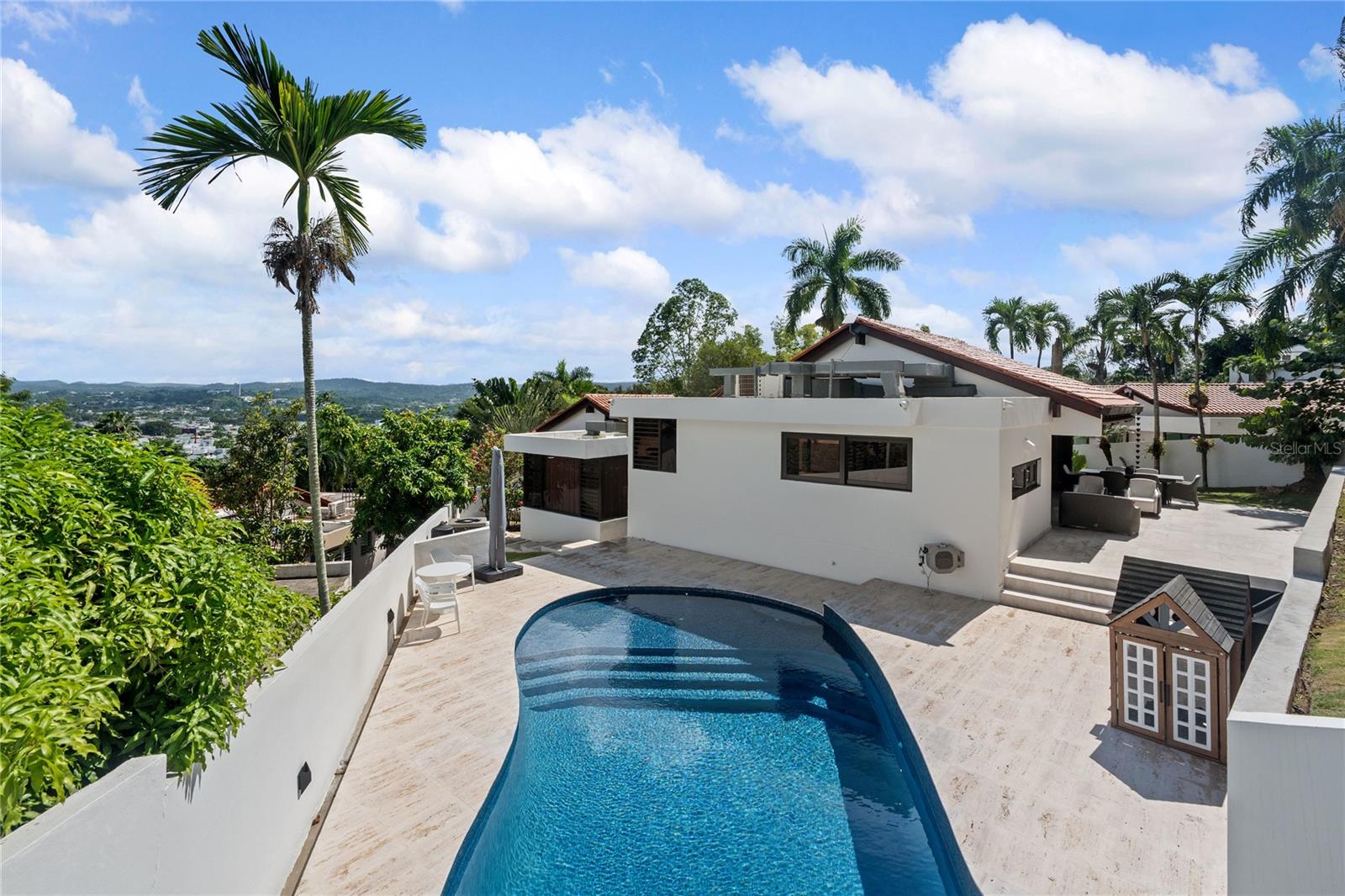 LA COLINA - Residential