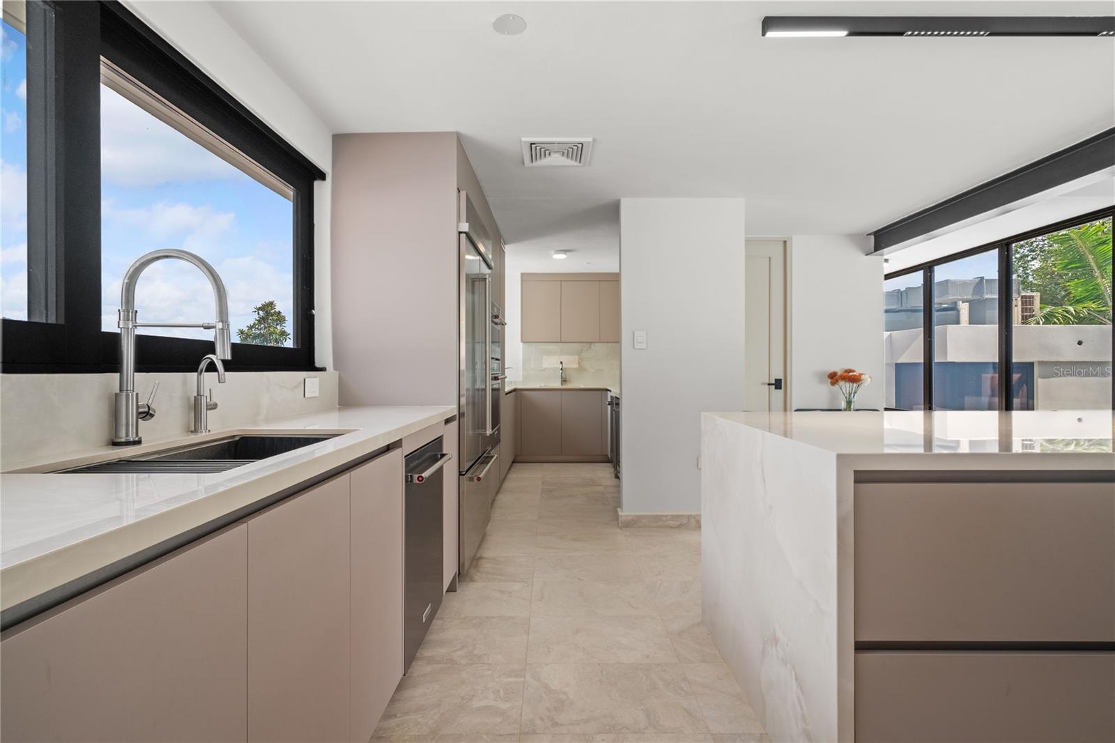 LA COLINA - Residential