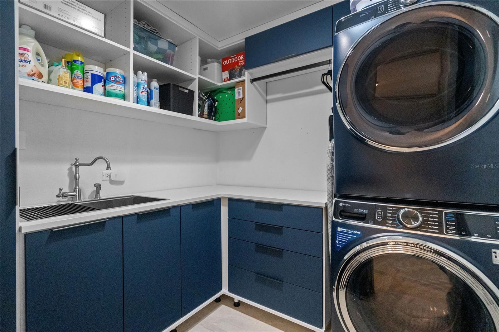 LA COLINA - Residential