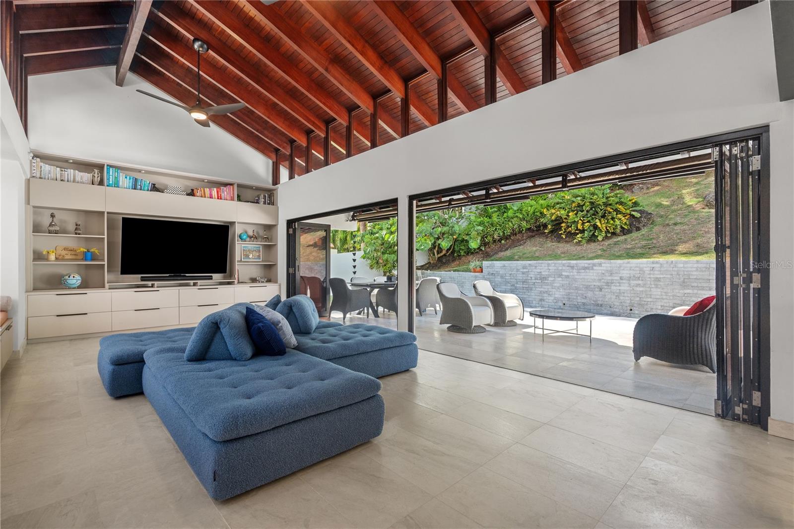 LA COLINA - Residential