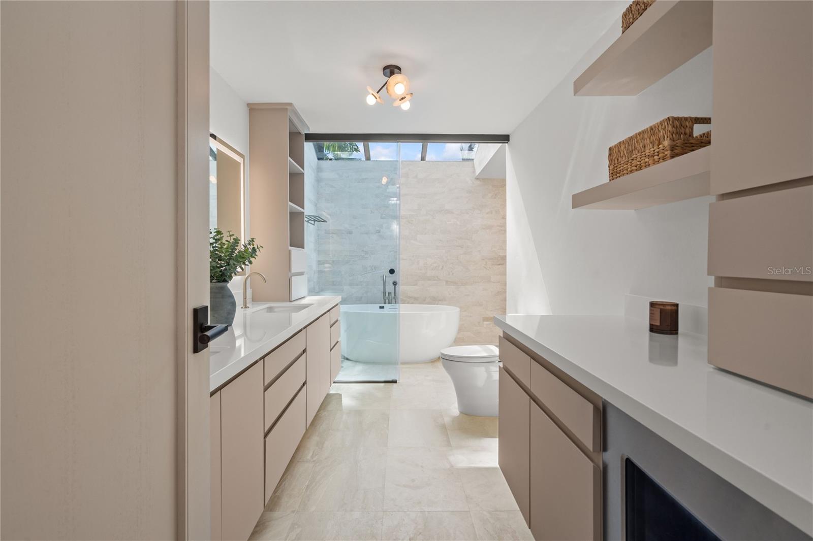 LA COLINA - Residential