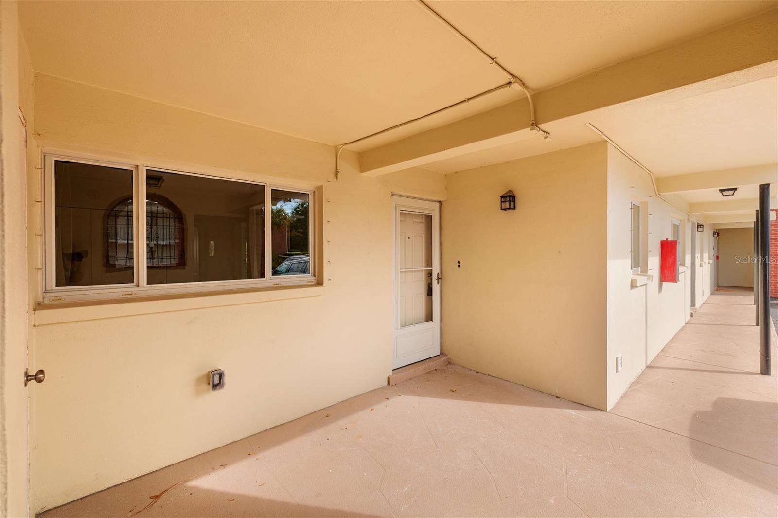 LAKE OVERLOOK APTS - Residential