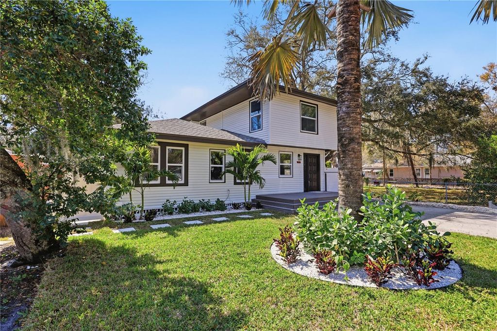 Photo of 727 16th Avenue NW, Largo, FL 33770 (MLS # TB8479901)