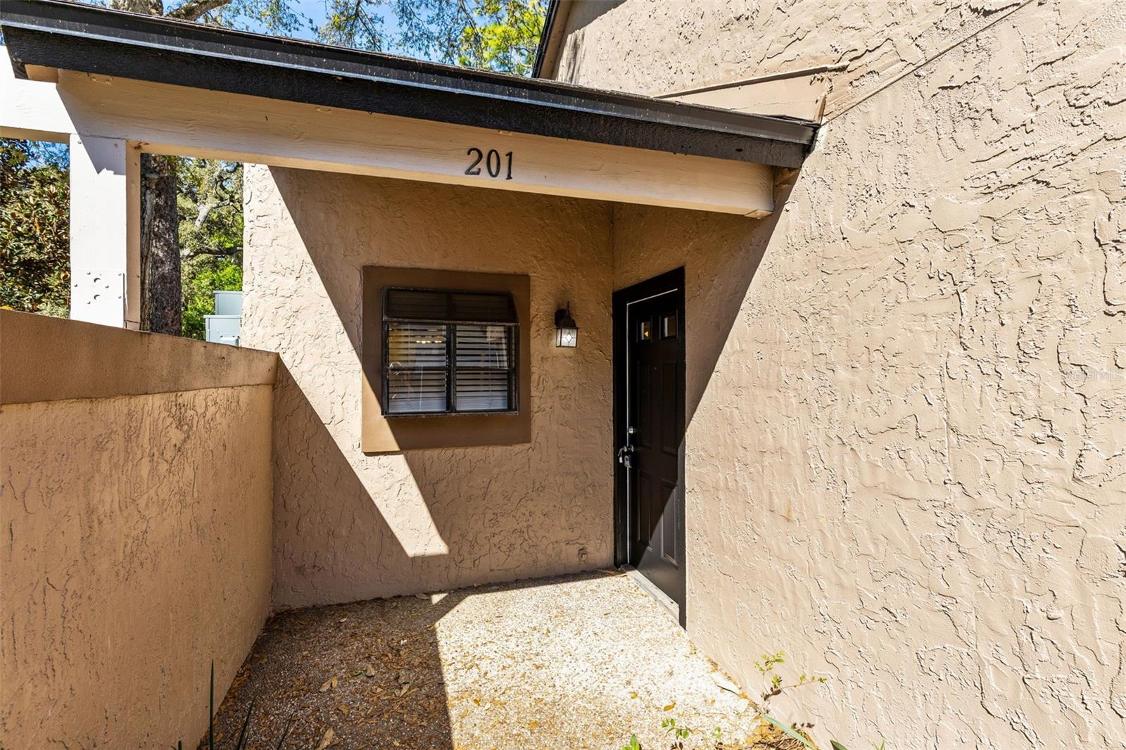 940 DOUGLAS AVE # 201