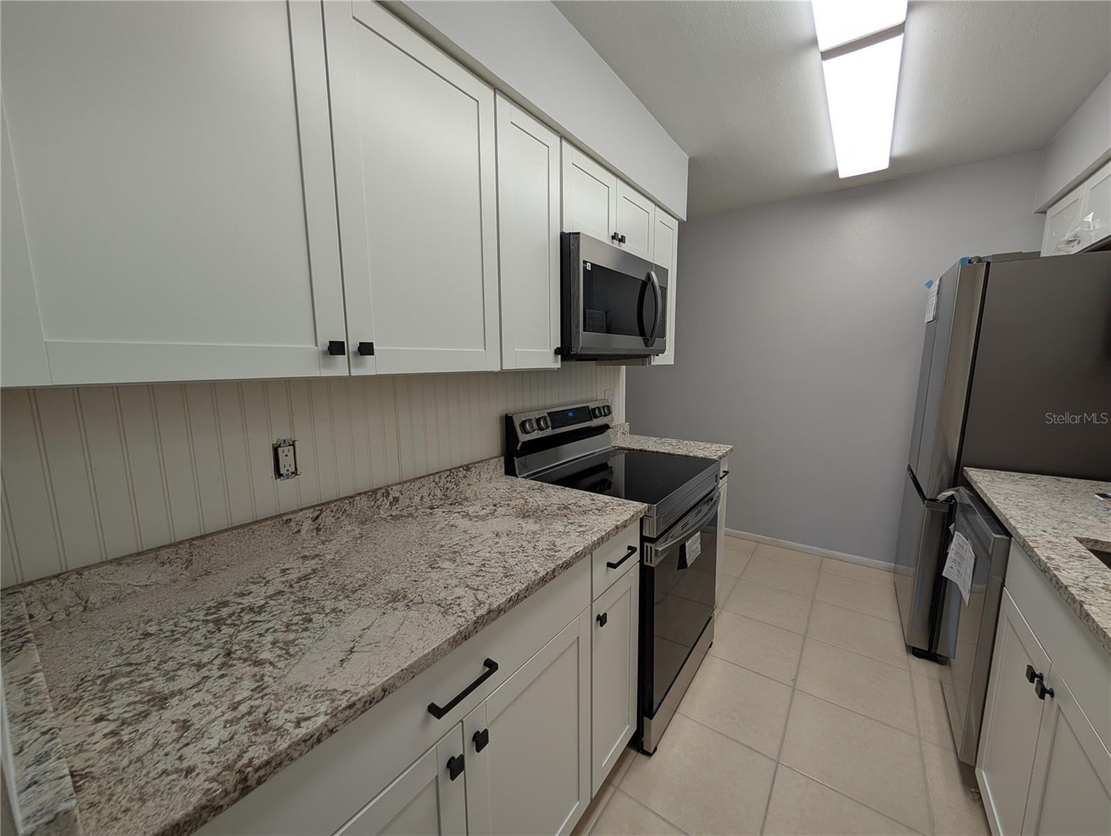 VILLAGE GREEN OF SARASOTA - Residential Lease