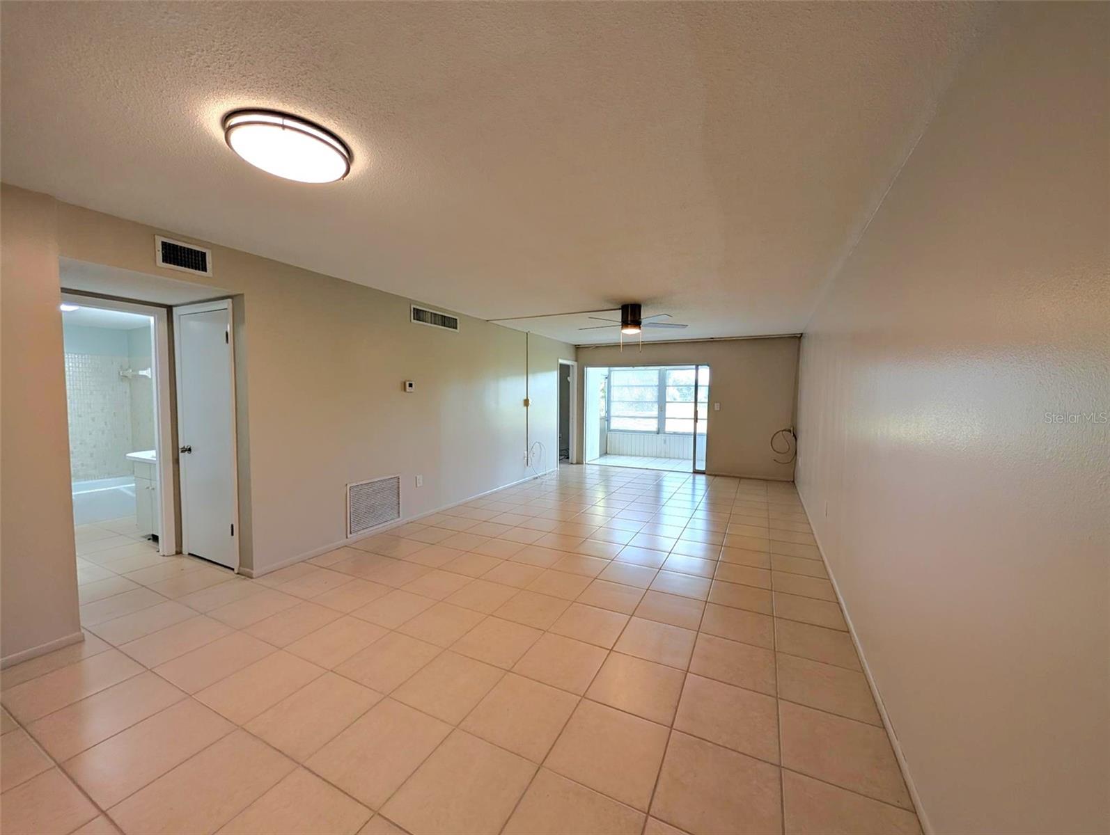 VILLAGE GREEN OF SARASOTA - Residential Lease