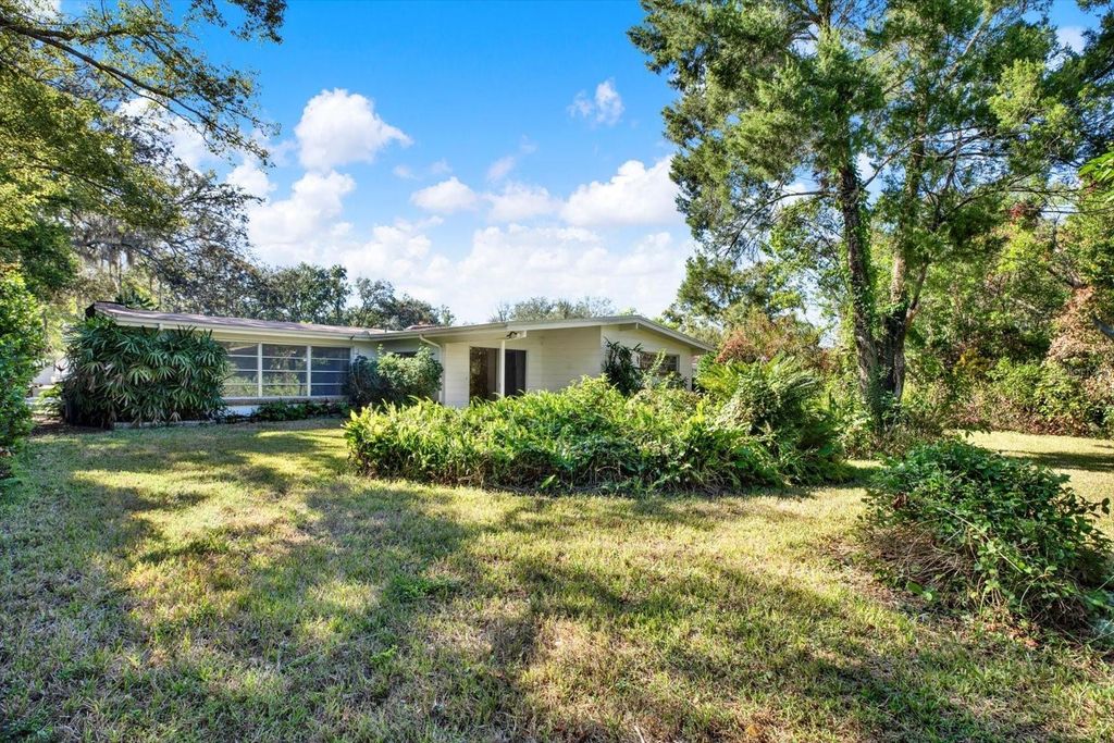 Photo of 121 Siobhan Avenue, Tampa, FL 33613 (MLS # TB8457268)