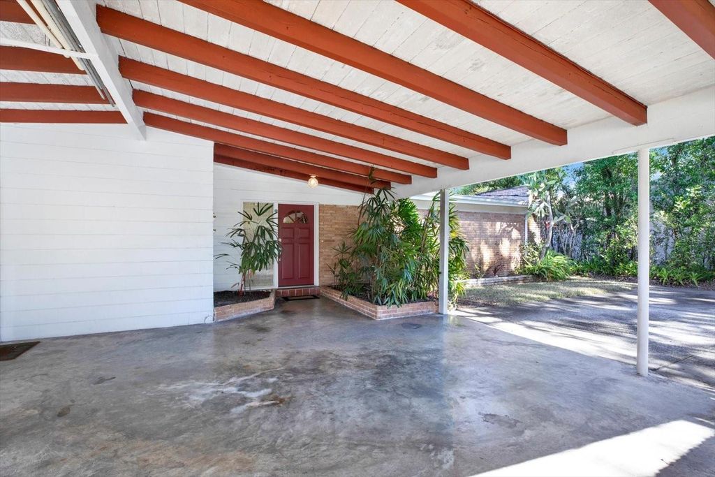 Photo of 121 Siobhan Avenue, Tampa, FL 33613 (MLS # TB8457268)