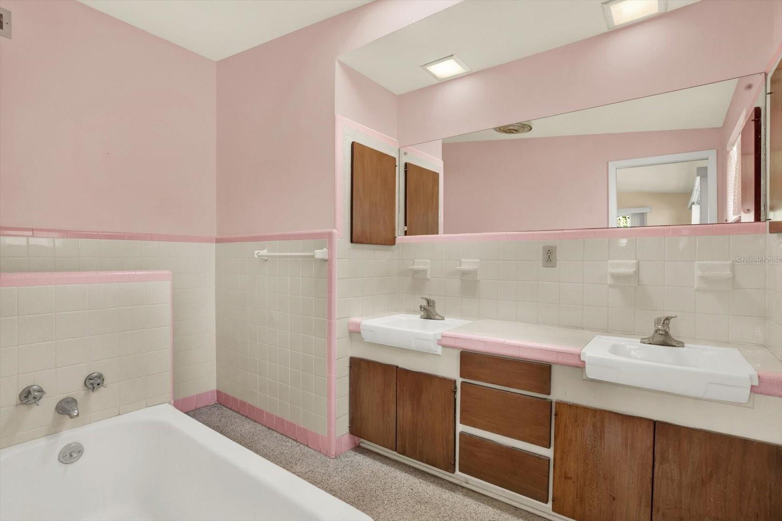 PLEASANT ESTATES FIRST ADD - Residential