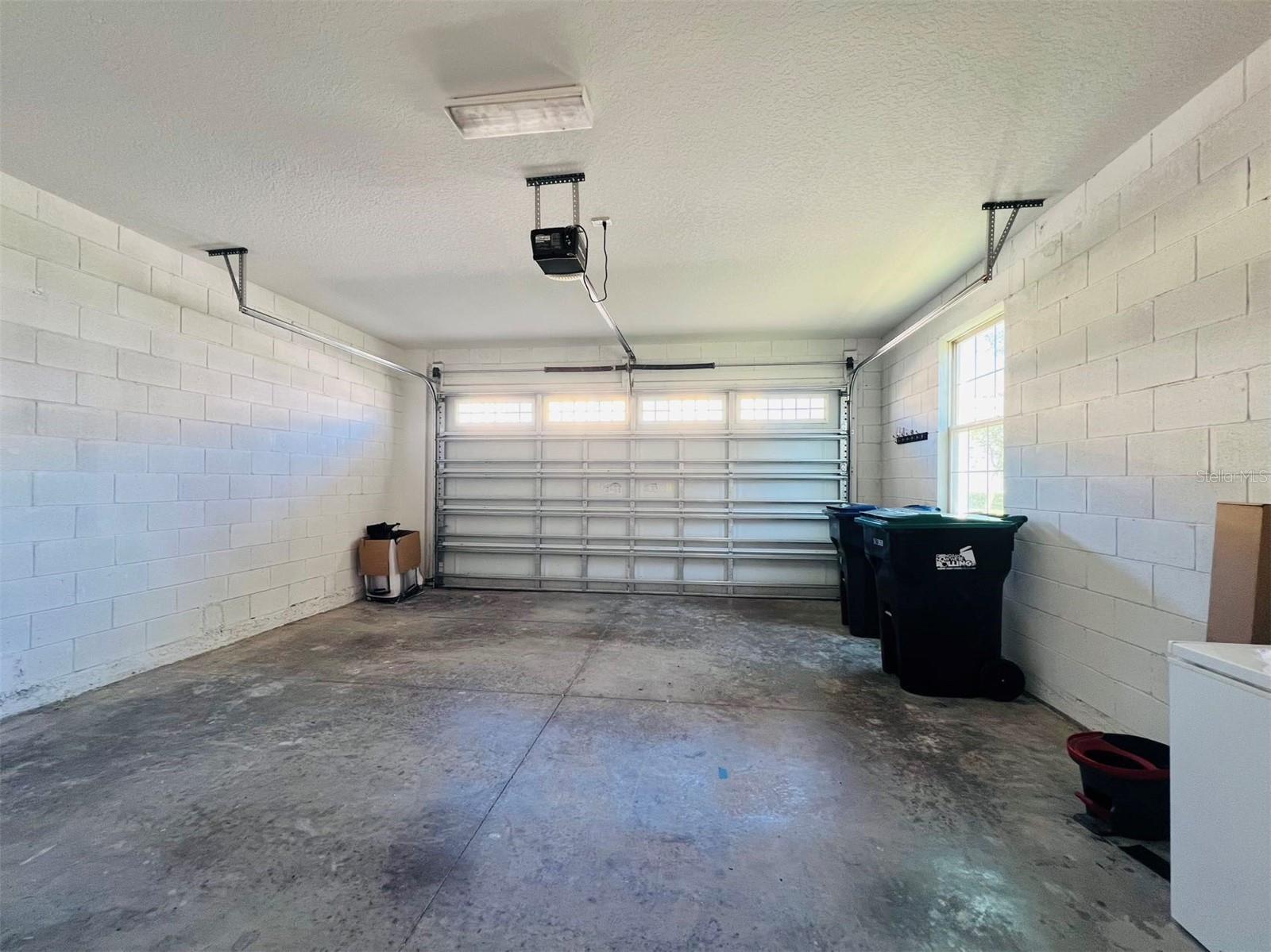 EAGLE CRK VILLAGE L PH 2 - Residential Lease