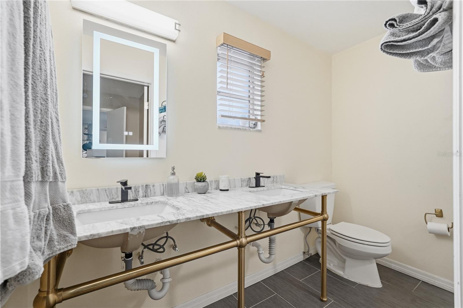 HILLCREST ESTATES - Residential