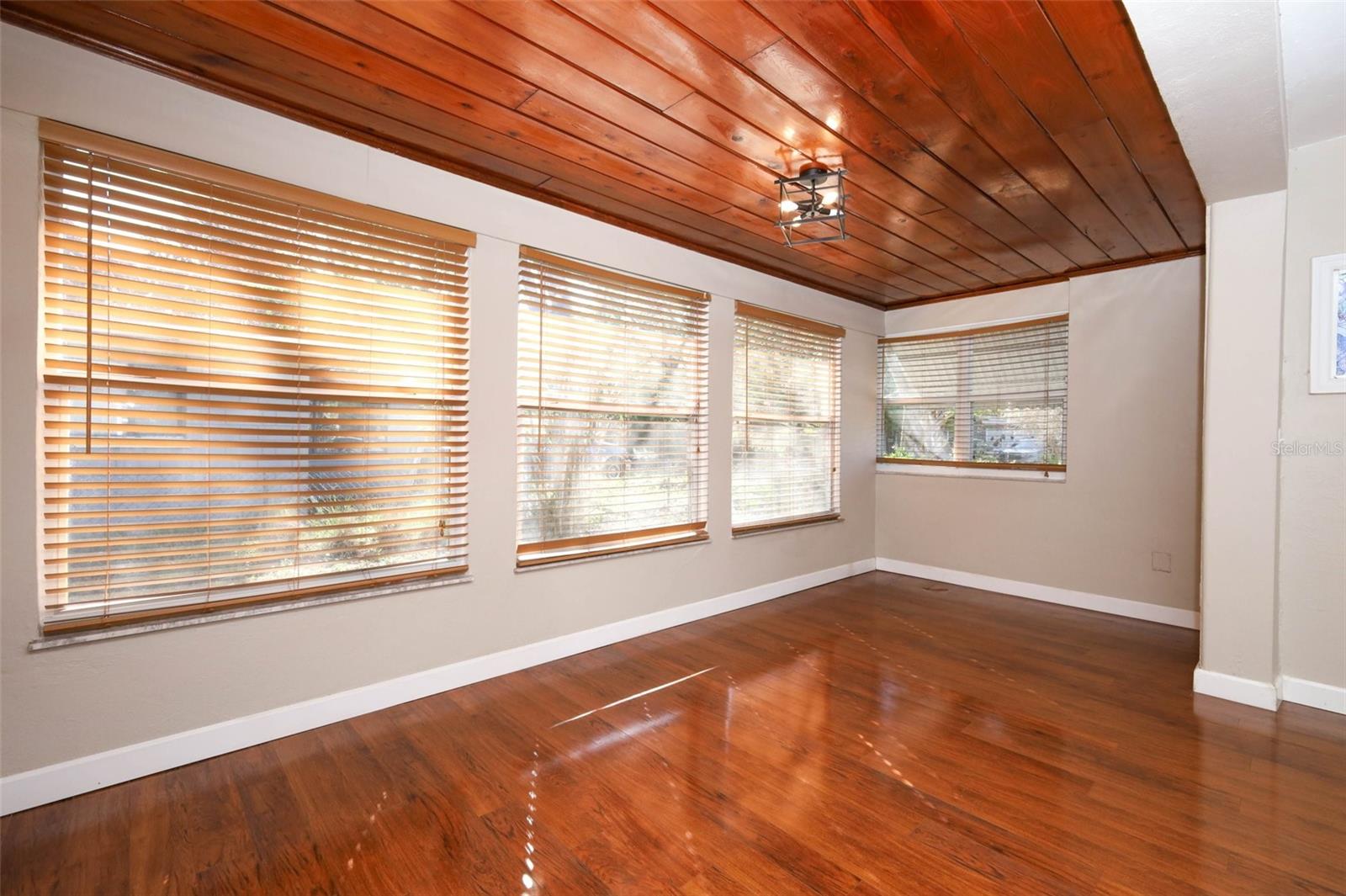 COLONIAL ACRES - Residential