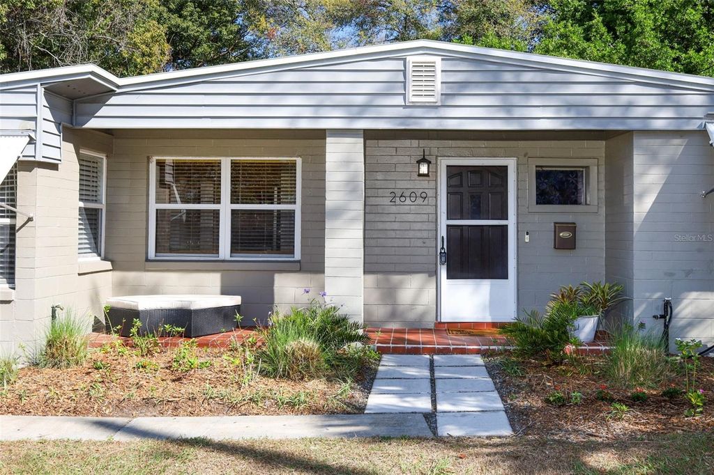 Photo of 2609 Homer Circle, Orlando, FL 32803 (MLS # O6389382)