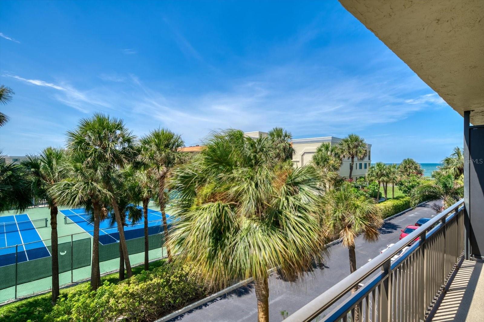 7600 BAYSHORE DRIVE 202