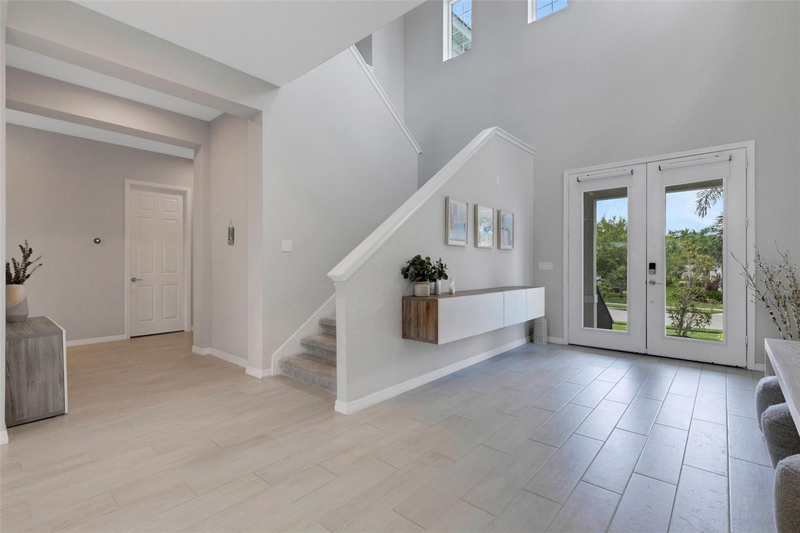 LEGENDS BAY - Residential