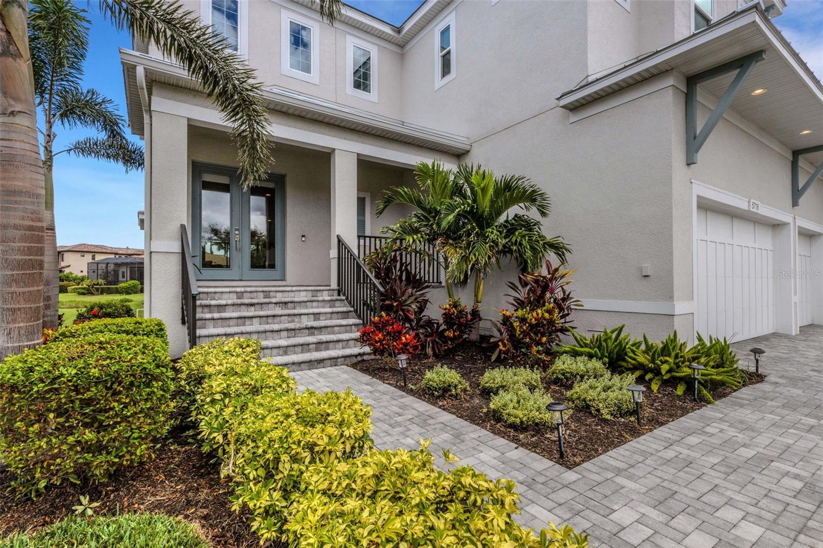 LEGENDS BAY - Residential