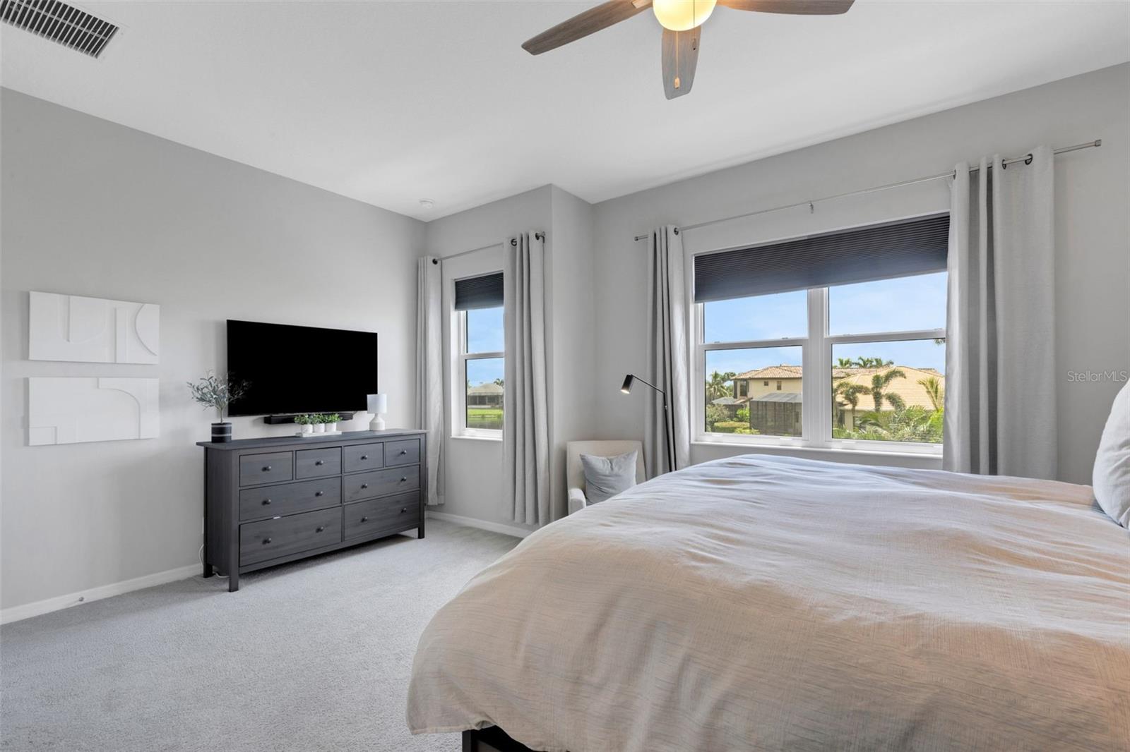 LEGENDS BAY - Residential