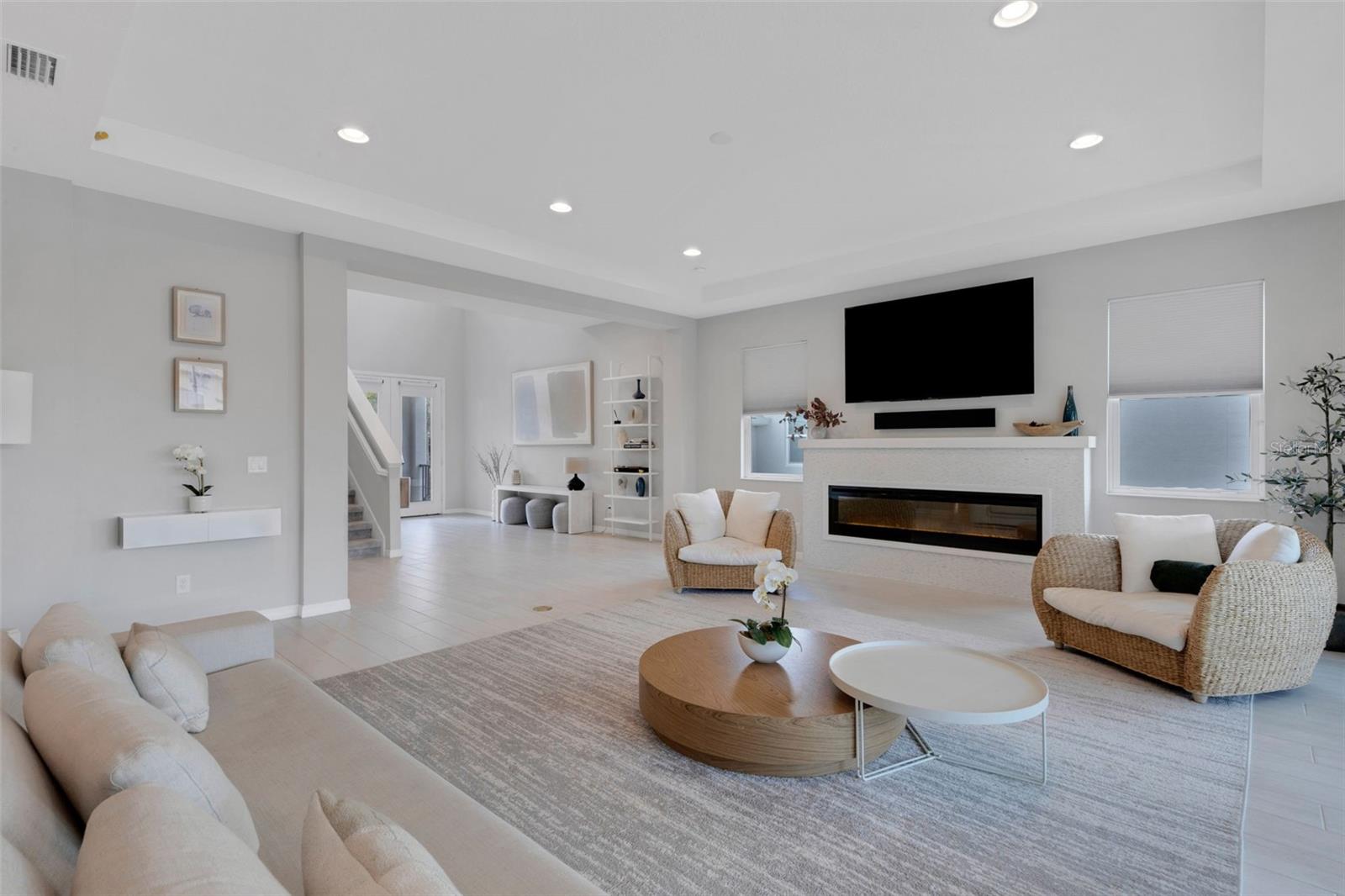 LEGENDS BAY - Residential