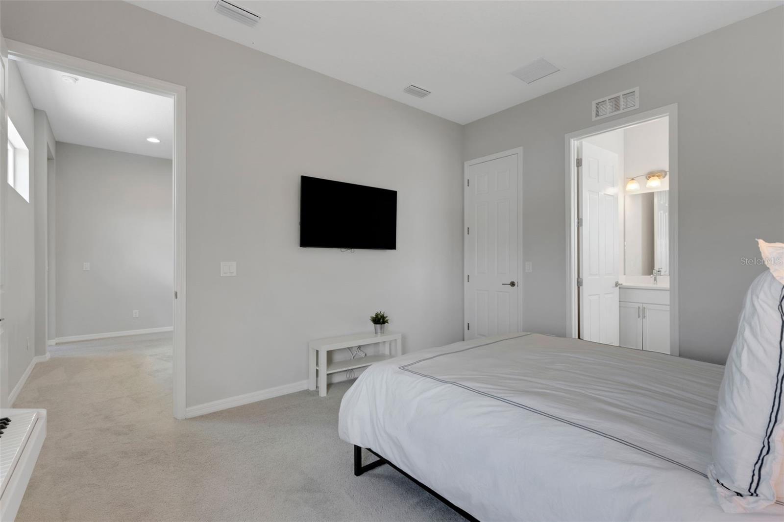 LEGENDS BAY - Residential