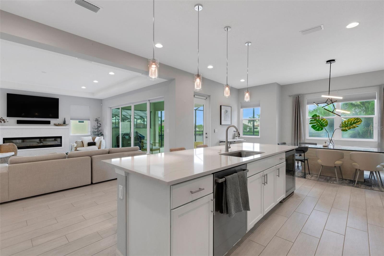 LEGENDS BAY - Residential