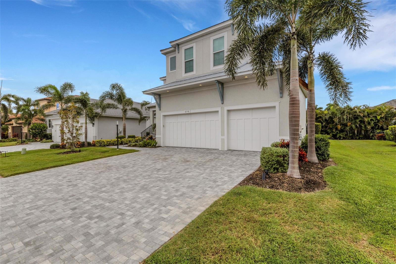 LEGENDS BAY - Residential