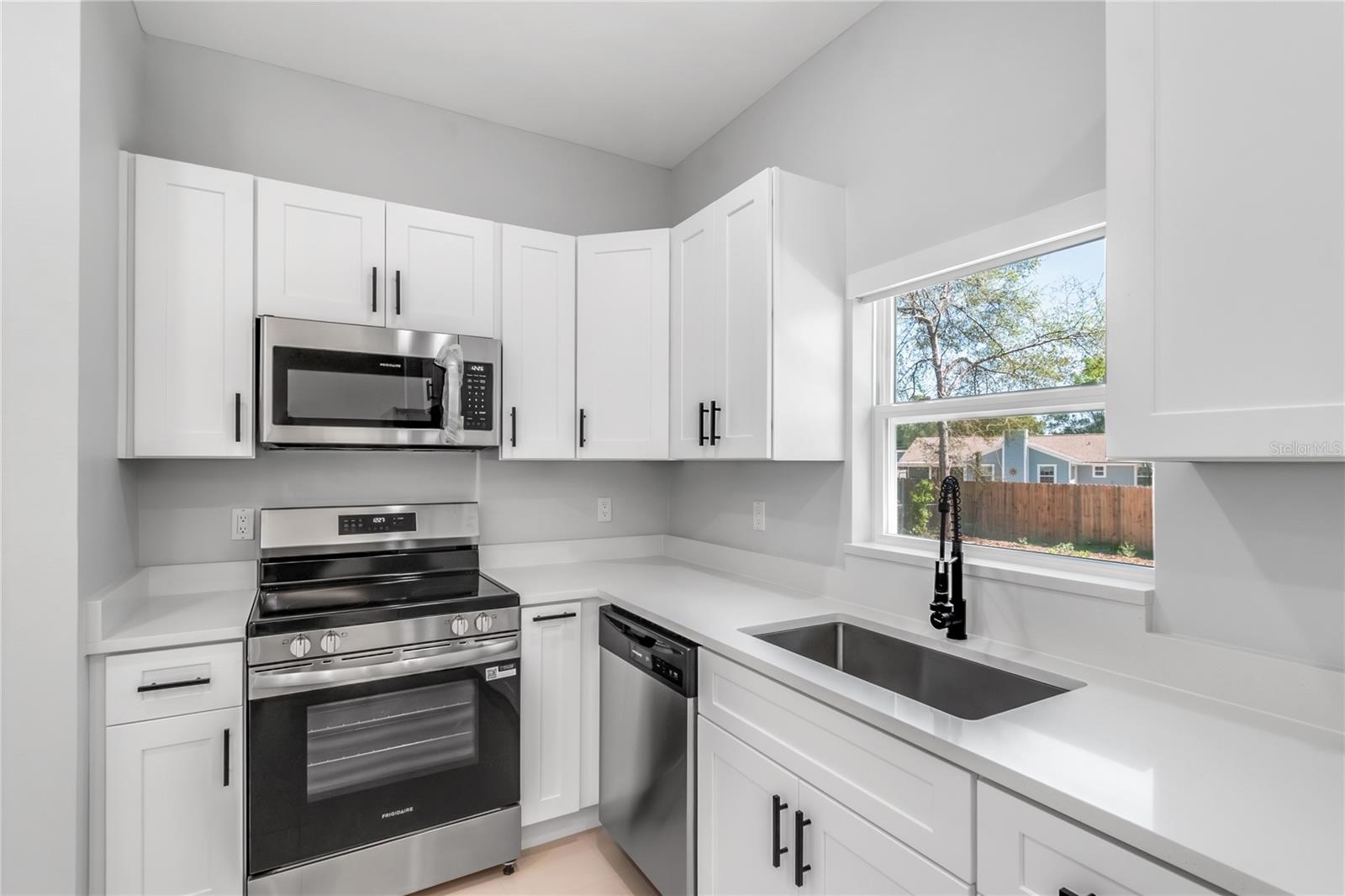 BELLEVIEW OAKS ESTATE - Residential