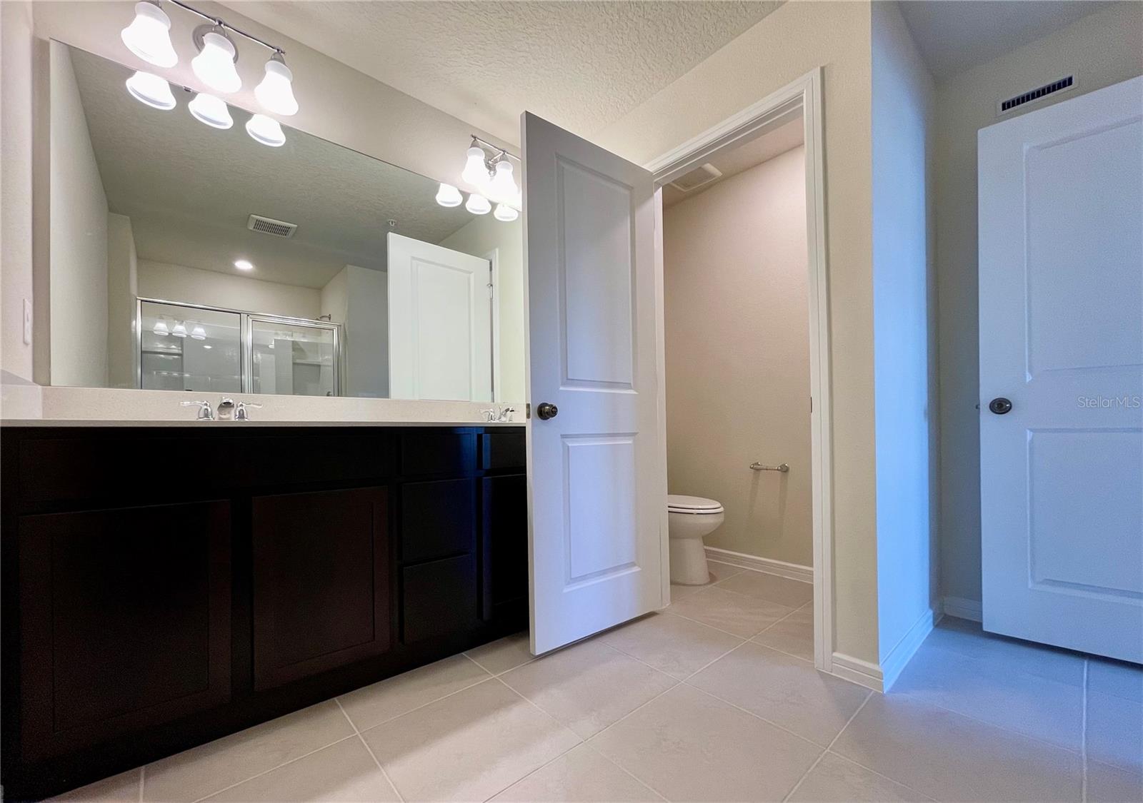 GRAYSON SQUARE - Residential Lease