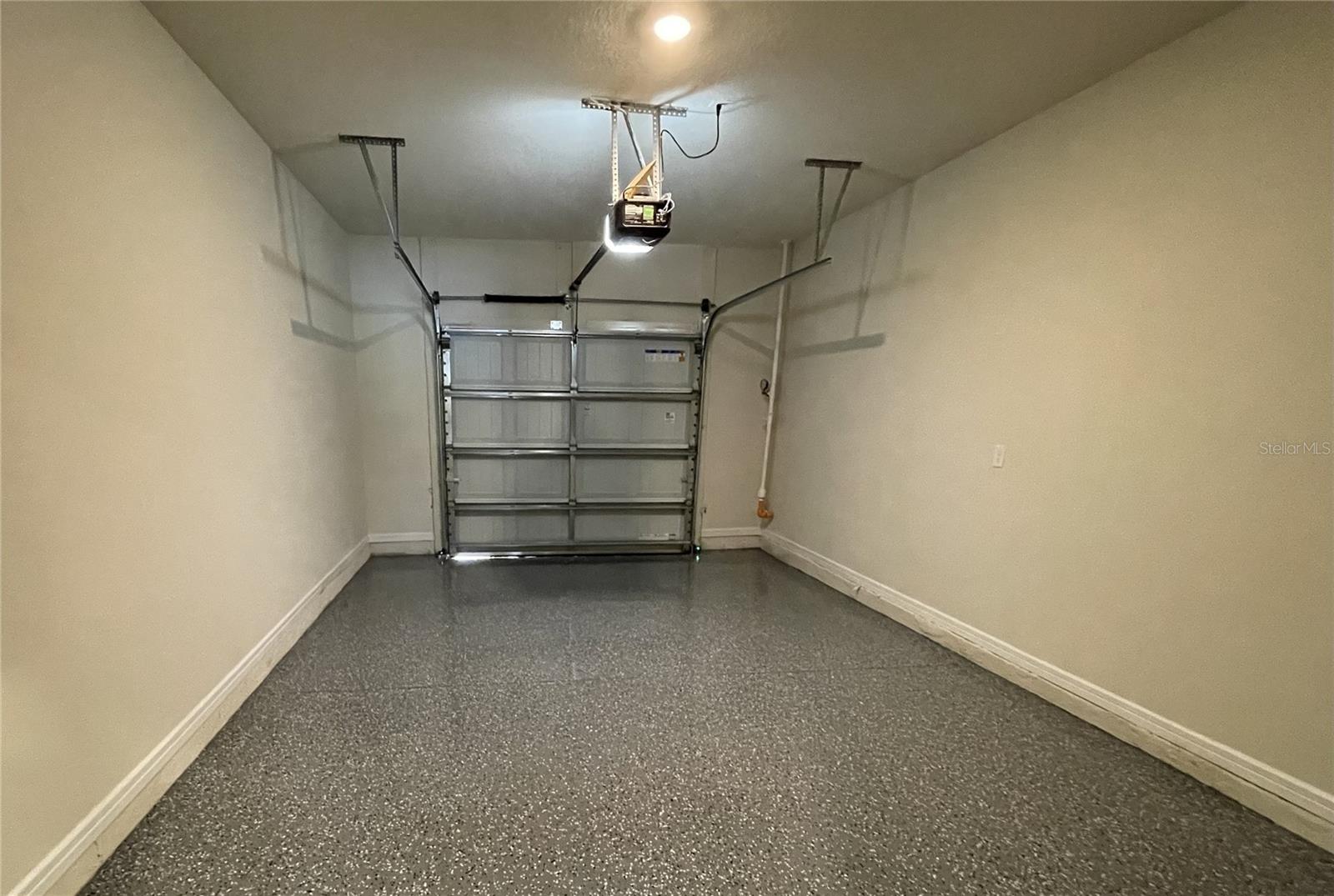 GRAYSON SQUARE - Residential Lease