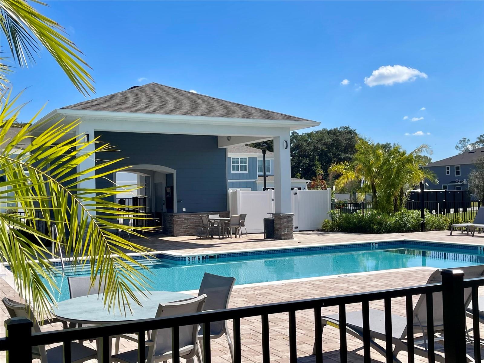 GRAYSON SQUARE - Residential Lease