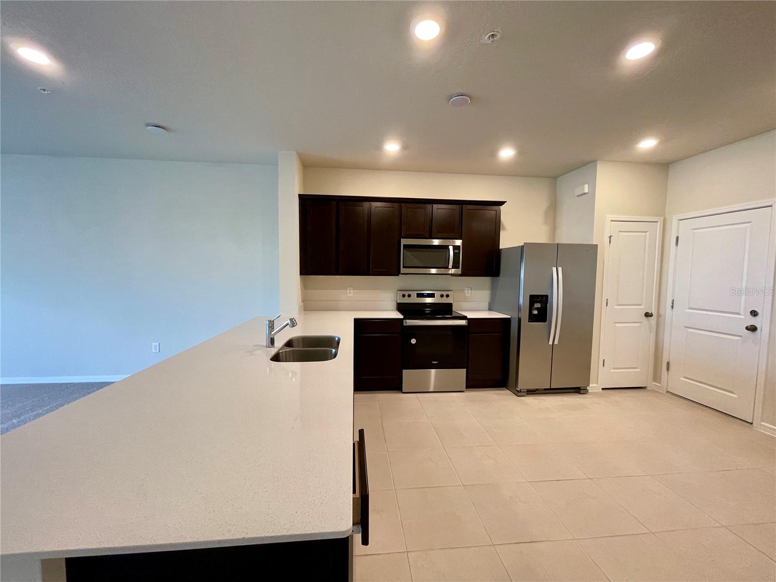 GRAYSON SQUARE - Residential Lease