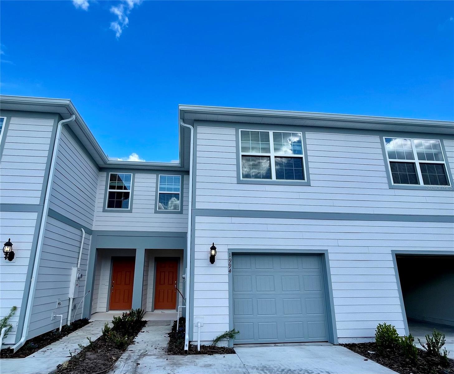 GRAYSON SQUARE - Residential Lease