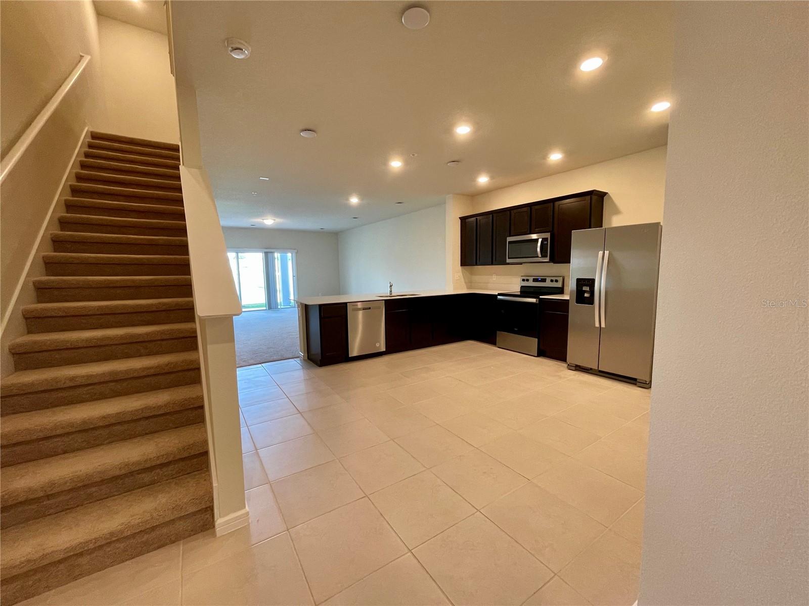 GRAYSON SQUARE - Residential Lease